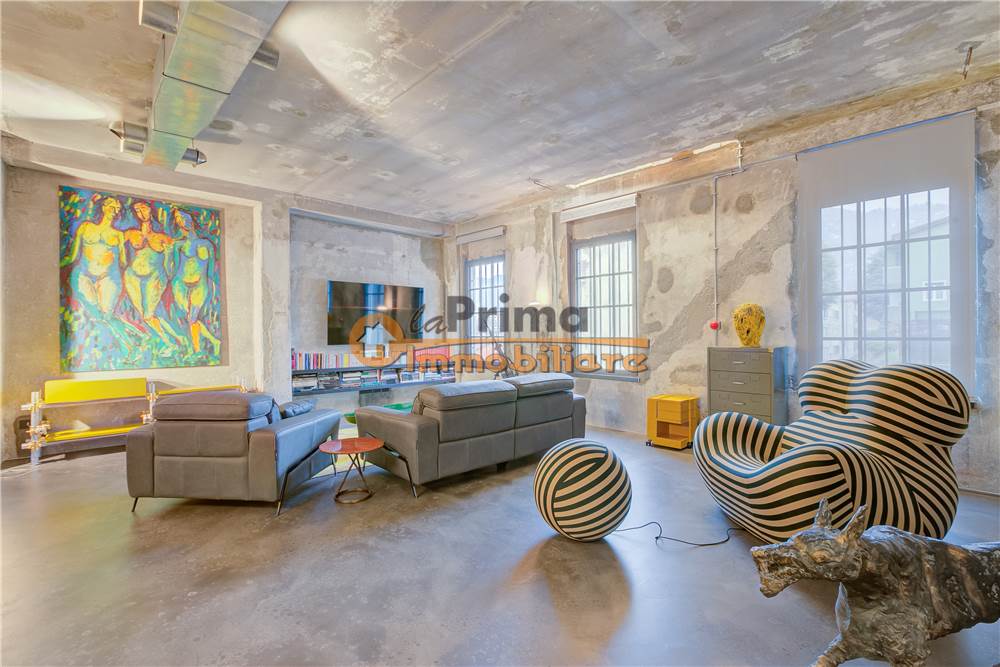 Loft moderno arredato in affitto a Como, zona Caserme – A002433
